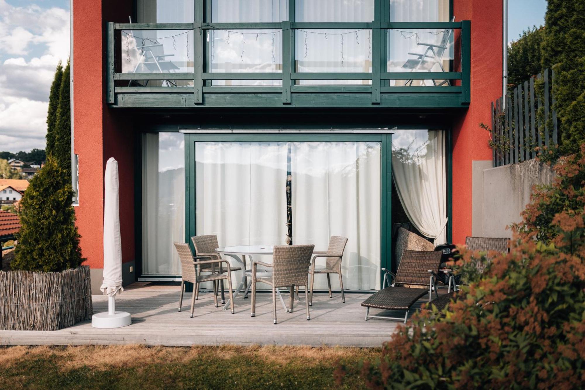 Suedlaendisches Chalet Mit Hauseigener Sauna Viechtach Esterno foto