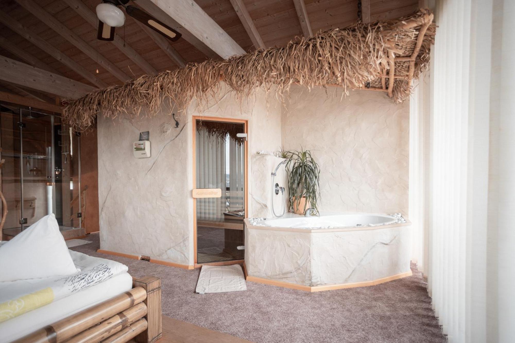 Suedlaendisches Chalet Mit Hauseigener Sauna Viechtach Esterno foto